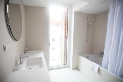 Hotel Caroline - image 11