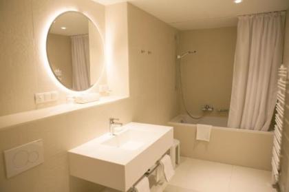 Hotel Caroline - image 12