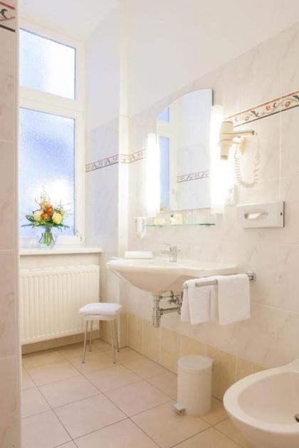 Hotel Kaiserin Elisabeth - image 14