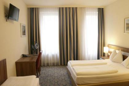Hotel Carina - image 10