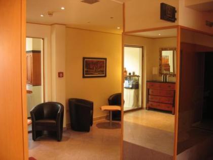 Hotel Carina - image 11