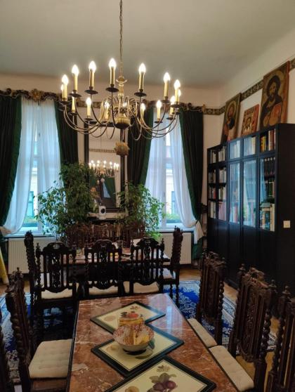 Luxury near Castle - image 22