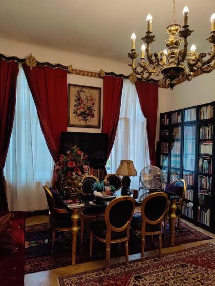 Luxury near Castle - image 27