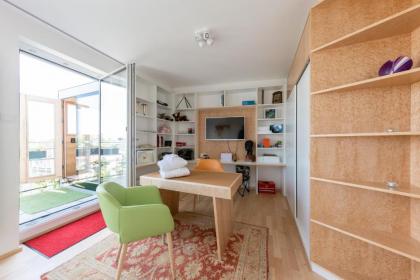 Skyflats Vienna Ring View - image 10