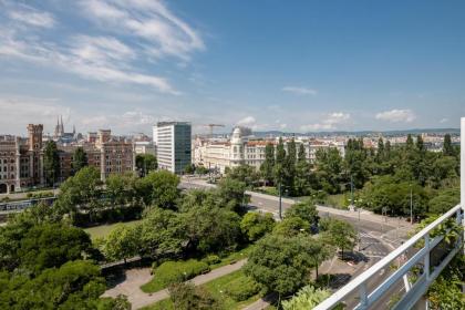 Skyflats Vienna Ring View - image 16