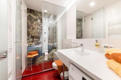 Skyflats Vienna Ring View - image 3