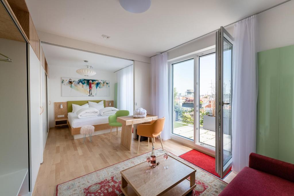 Skyflats Vienna Ring View - image 5