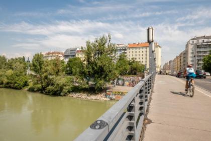 Skyflats Vienna Ring View - image 7