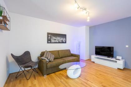 Vienna City and SPA - Modern Apartments next to Therme Wien & 15 Minutes to the City Center - image 10