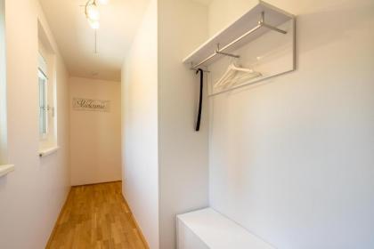 Vienna City and SPA - Modern Apartments next to Therme Wien & 15 Minutes to the City Center - image 12