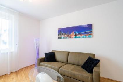 Vienna City and SPA - Modern Apartments next to Therme Wien & 15 Minutes to the City Center - image 15