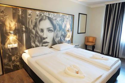 Hotel Calmo - image 22