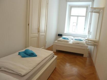 Sobieski Stefansdom Apartments - image 25