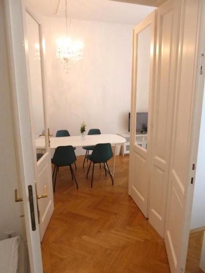 Sobieski Stefansdom Apartments - image 27