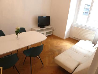 Sobieski Stefansdom Apartments - image 30