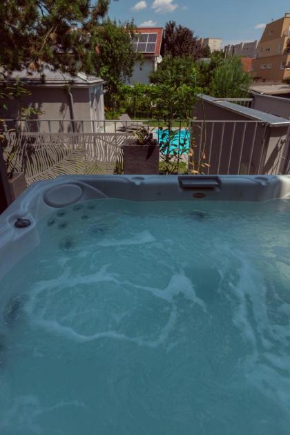 Dream Getaway Apartment with Jacuzzi and Pool - image 29