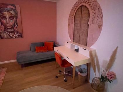 Der Salon Hostel - image 14