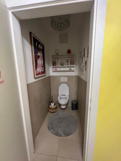 Der Salon Hostel - image 2